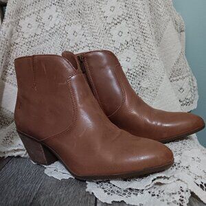 FRYE Handcrafted Leather Ankle Boots
